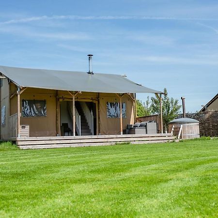 Hencote Vineyard Glamping Village Shrewsbury Exterior photo